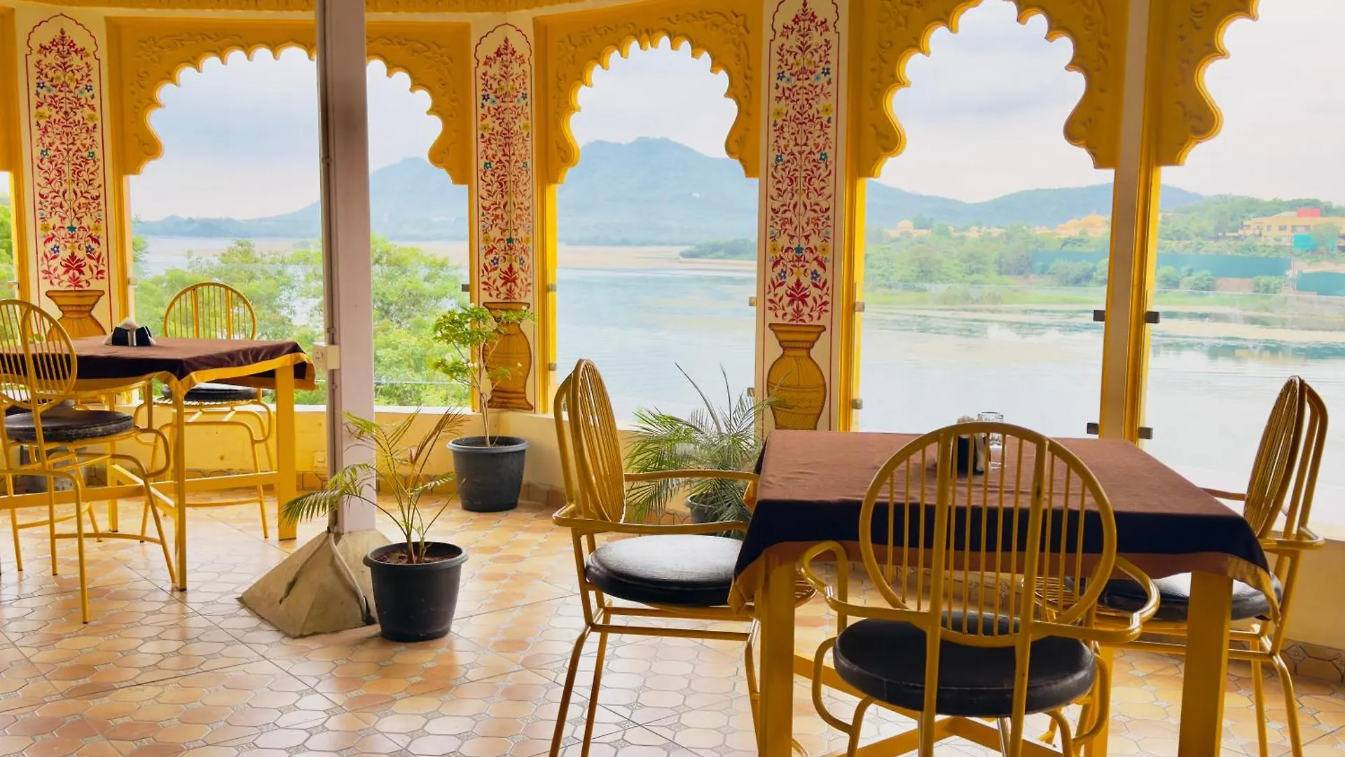 ****  Hotel Jaydurg A Lake Retreat - A Lakeside Hotel - Lakeview Rooftop Cafe - Swimming Pool Udaipur India