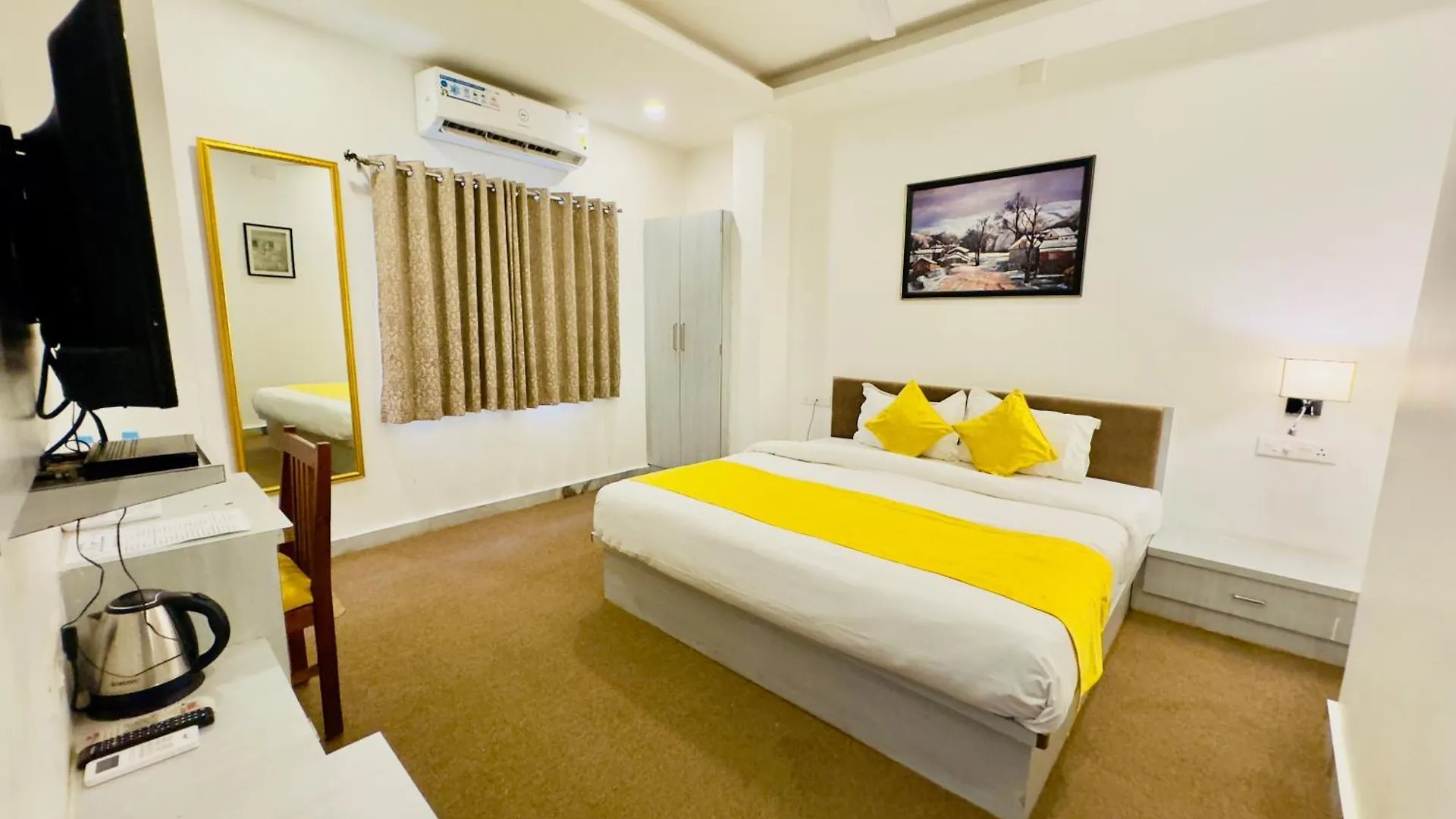Hotel Jaydurg A Lake Retreat - A Lakeside Hotel - Lakeview Rooftop Cafe - Swimming Pool Udaipur