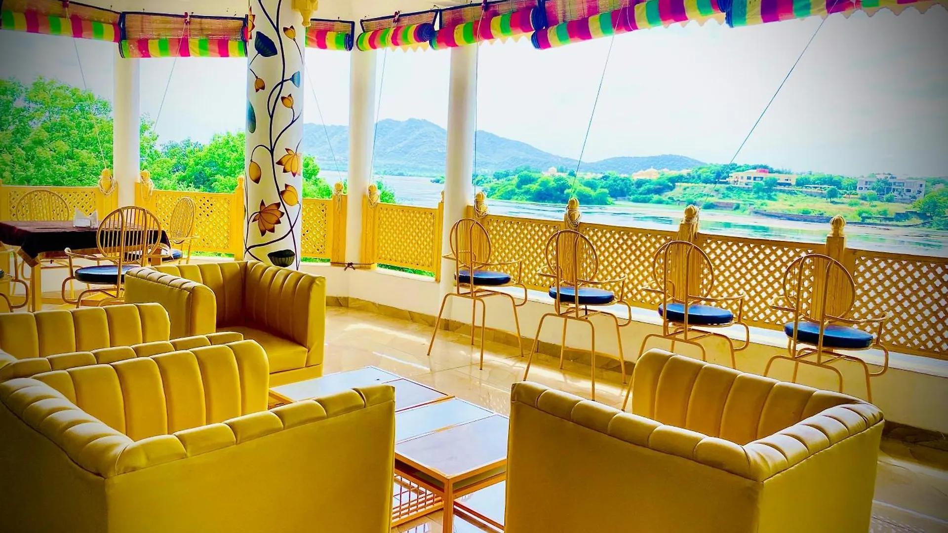 Hotel Jaydurg A Lake Retreat - A Lakeside Hotel - Lakeview Rooftop Cafe - Swimming Pool Udaipur